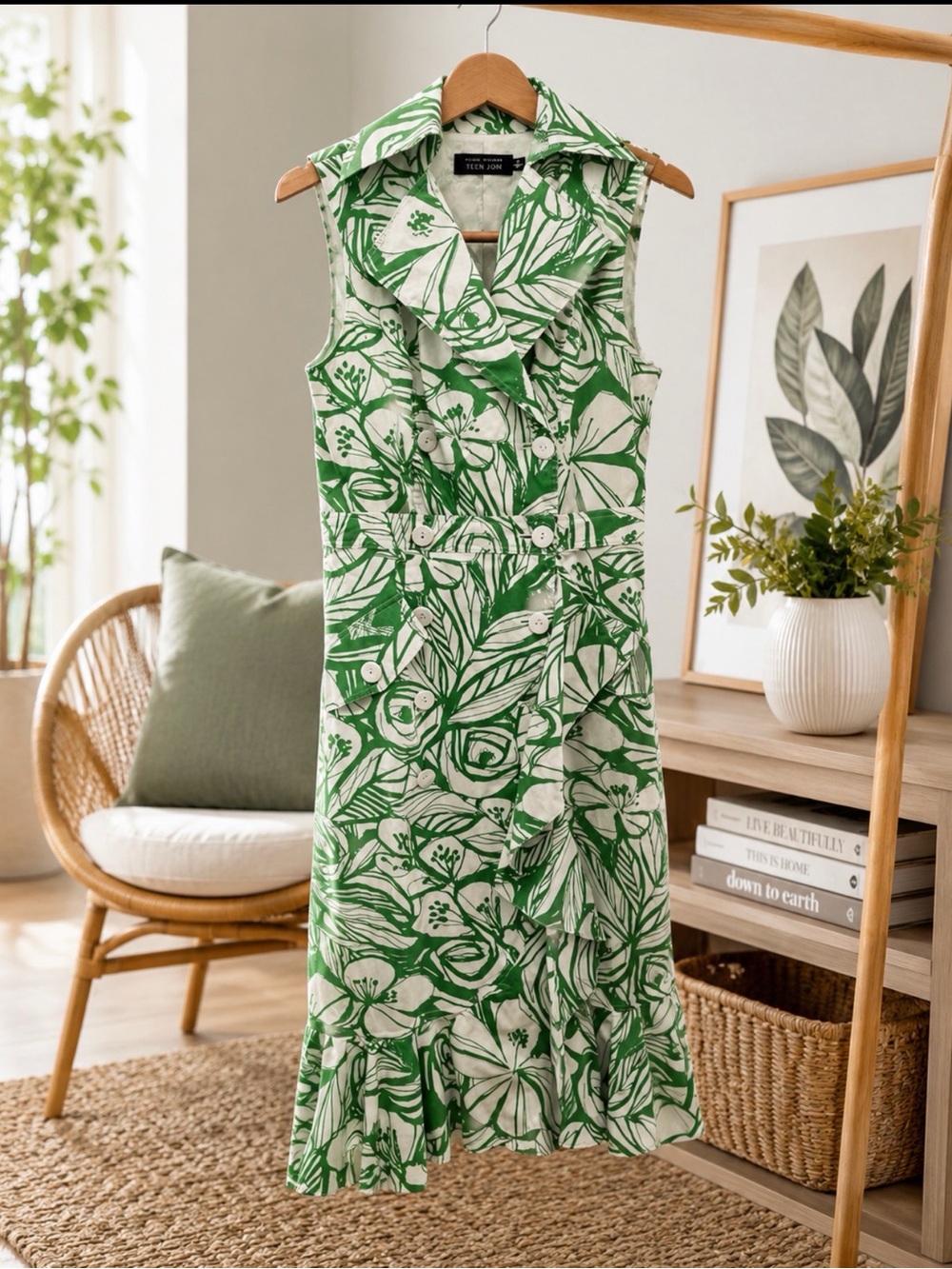 Teri Jon size 6 Rickie Freeman sleeveless green and white dress